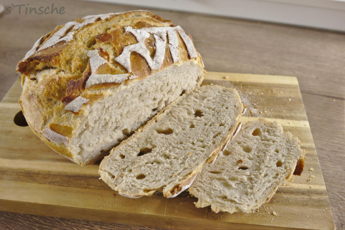 Dinkel-Weizen-Roggenbrot aus dem Bräter - Rezept - Bild Nr. 3