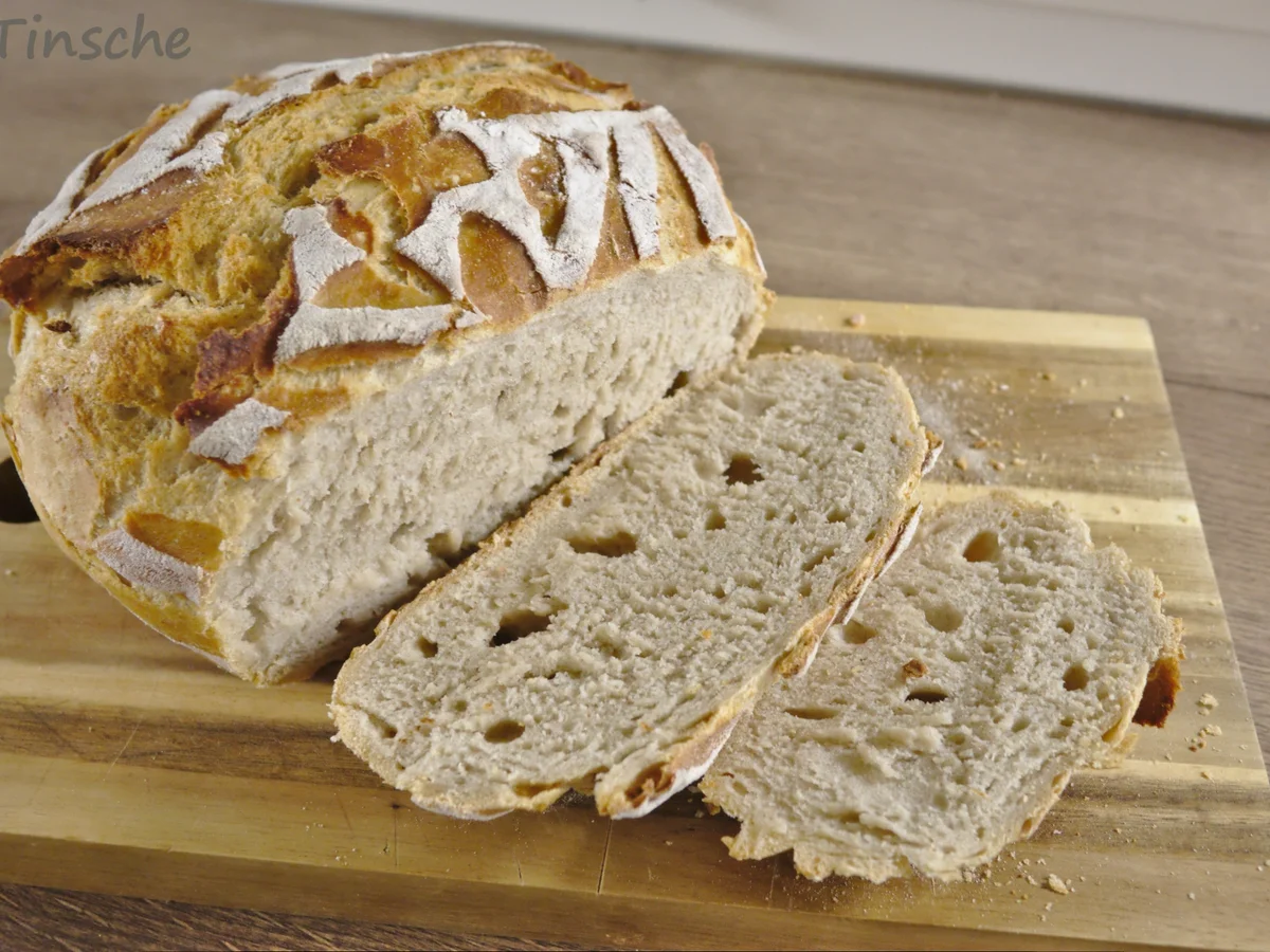 Rezept: Dinkel-Weizen-Roggenbrot aus dem Bräter Bild Nr. 3 Dinkel-Weizen-Roggenbrot aus dem Bräter - Rezept - Bild Nr. 3