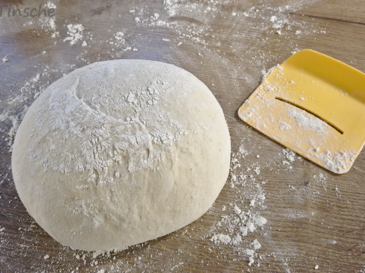 Rezept: Dinkel-Weizen-Roggenbrot aus dem Bräter Bild Nr. 7 Dinkel-Weizen-Roggenbrot aus dem Bräter - Rezept - Bild Nr. 7