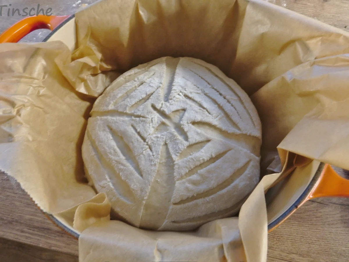 Rezept: Dinkel-Weizen-Roggenbrot aus dem Bräter Bild Nr. 9 Dinkel-Weizen-Roggenbrot aus dem Bräter - Rezept - Bild Nr. 9