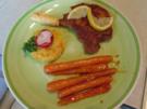 Stielkotelett mit Honig-Snack-Möhren und Möhren-Sellerie-Kartoffel-Stampf - Rezept - Bild Nr. 2