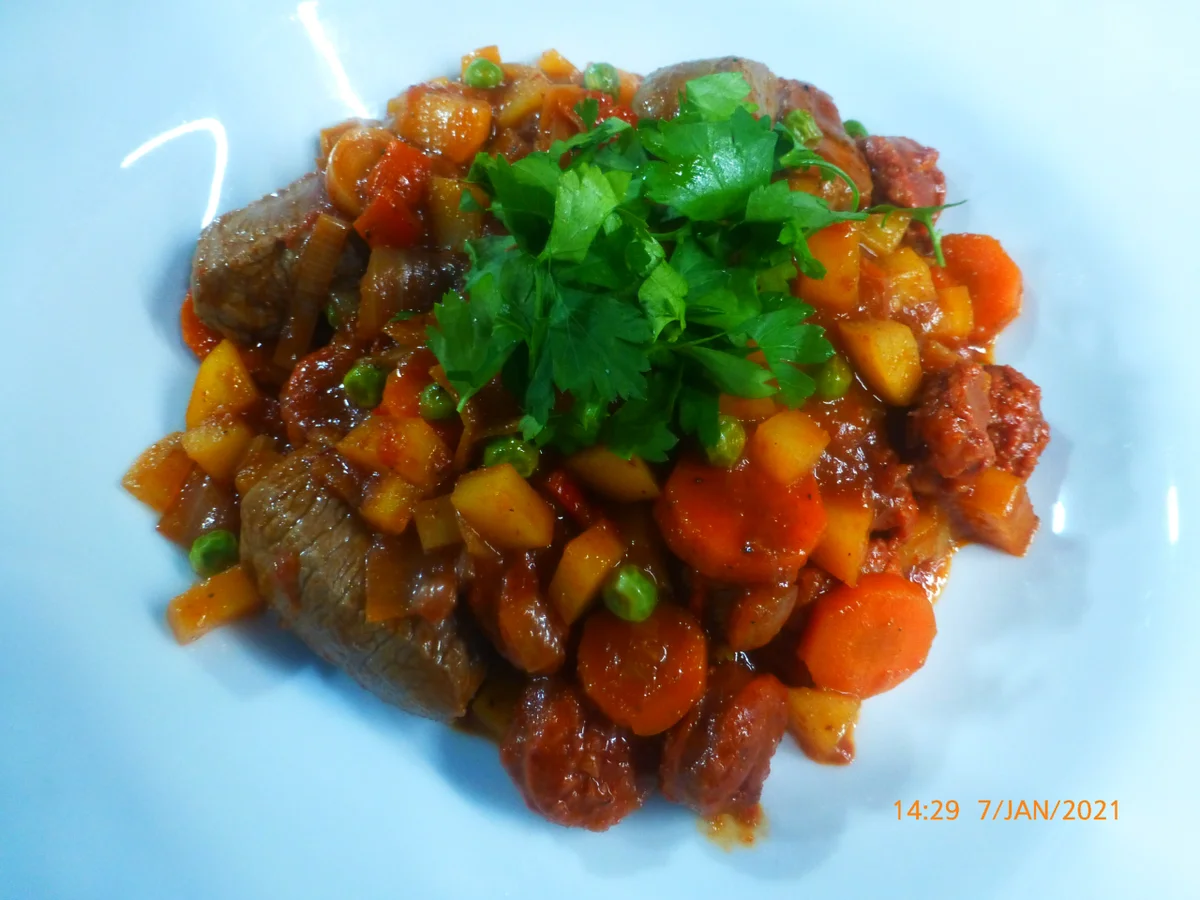 Rezept: Eintopf mit Lamm, Gemüse und Chorizo Bild Nr. 2 Eintopf mit Lamm, Gemüse und Chorizo - Rezept - Bild Nr. 2