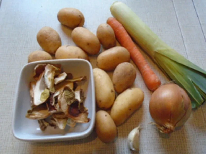 Kartoffelsuppe mit Schweinebauchfleisch - Rezept - Bild Nr. 7