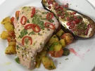 Thunfischsteaks mit Salsa Verde und gebratenem, lauwarmen Kartoffelsalat - Rezept - Bild Nr. 2