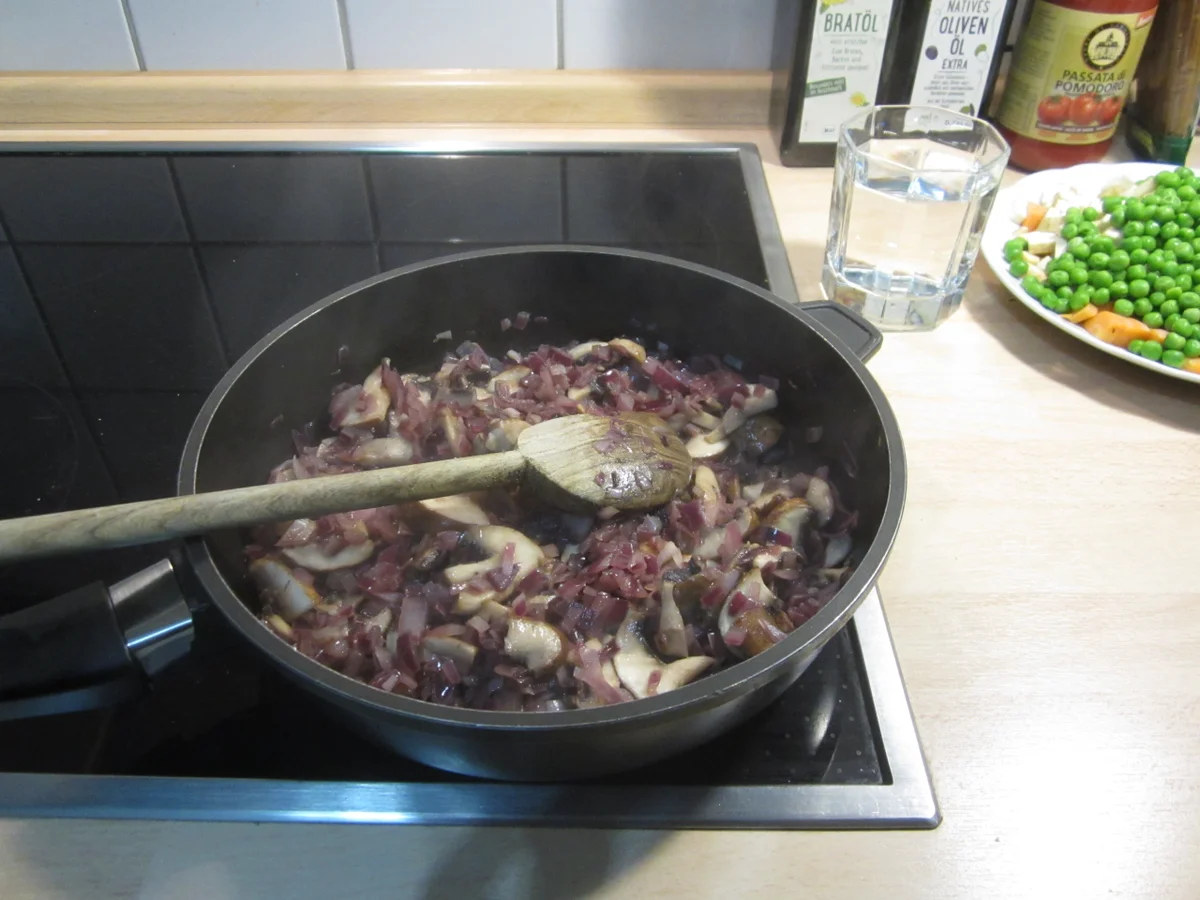 Rezept: Spaghetti Veganese mit Feldsalat Bild Nr. 8 Spaghetti Veganese mit Feldsalat - Rezept - Bild Nr. 8