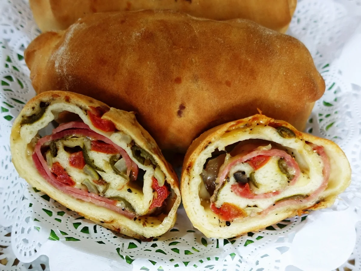 Gefüllte Pizzabrötchen - Rezept - Bild Nr. 2