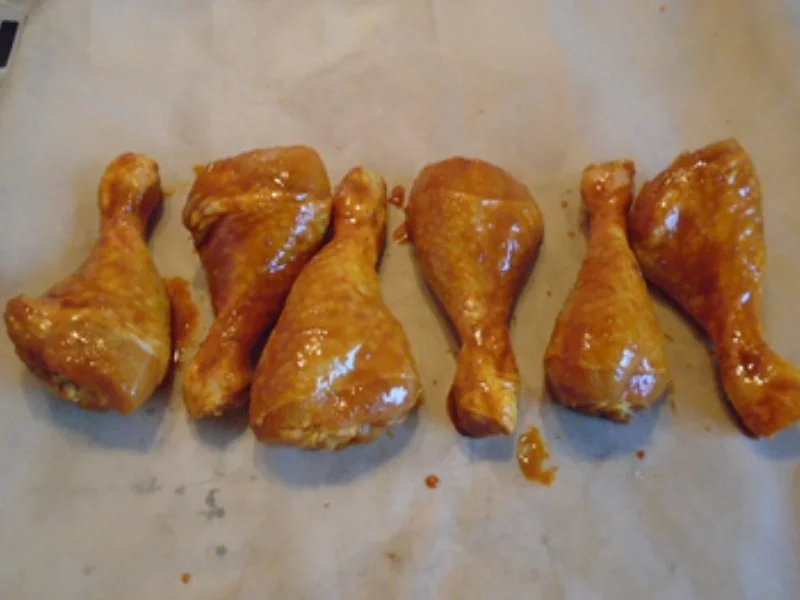 Kurkuma-Hähnchen-Drumsticks mit Avocado-Salsa und herzhaften Kartoffelstampf - Rezept - Bild Nr. 7