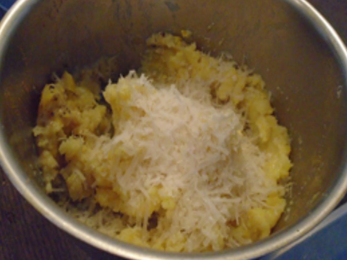 Kurkuma-Hähnchen-Drumsticks mit Avocado-Salsa und herzhaften Kartoffelstampf - Rezept - Bild Nr. 14