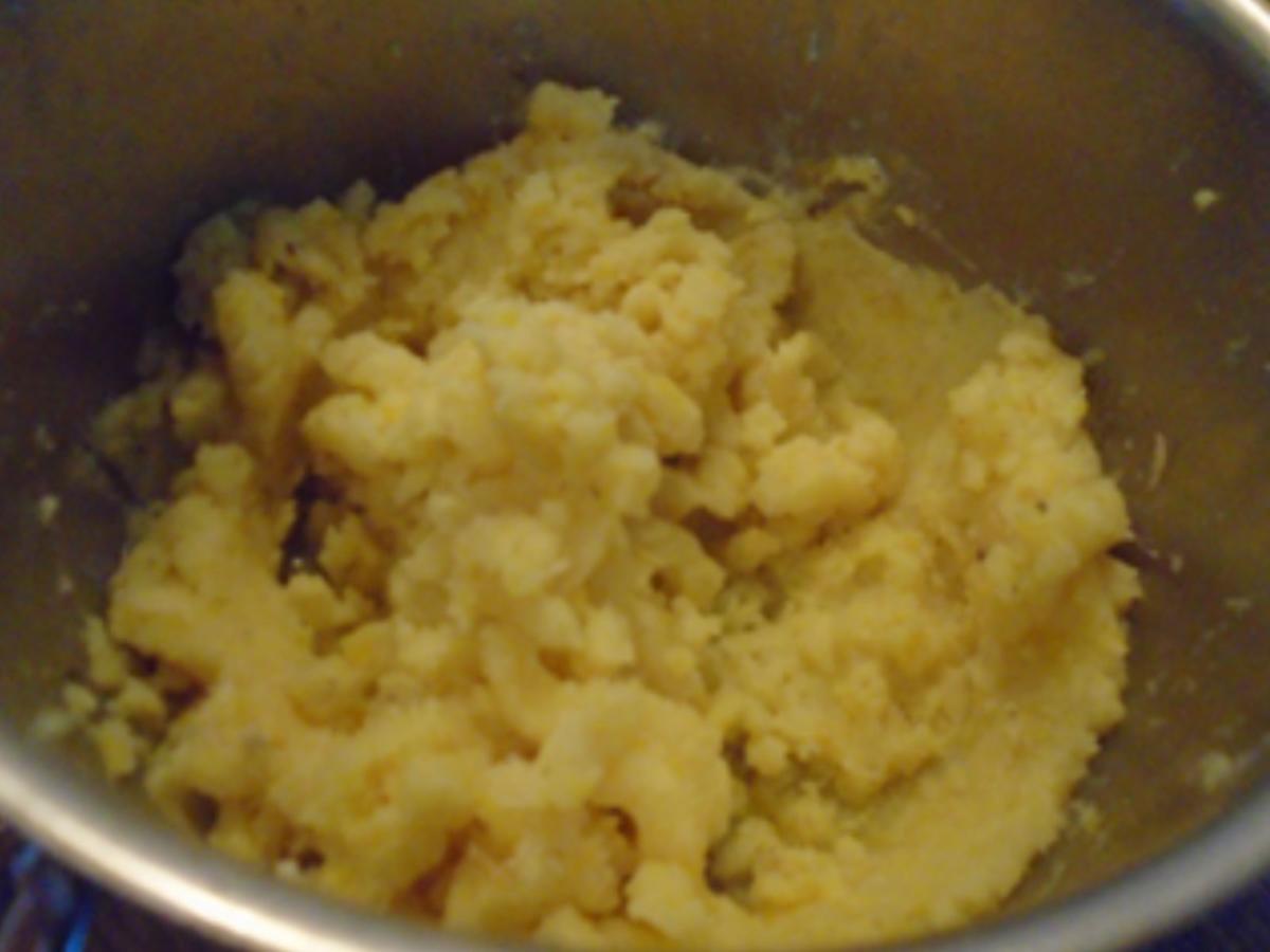 Kurkuma-Hähnchen-Drumsticks mit Avocado-Salsa und herzhaften Kartoffelstampf - Rezept - Bild Nr. 15