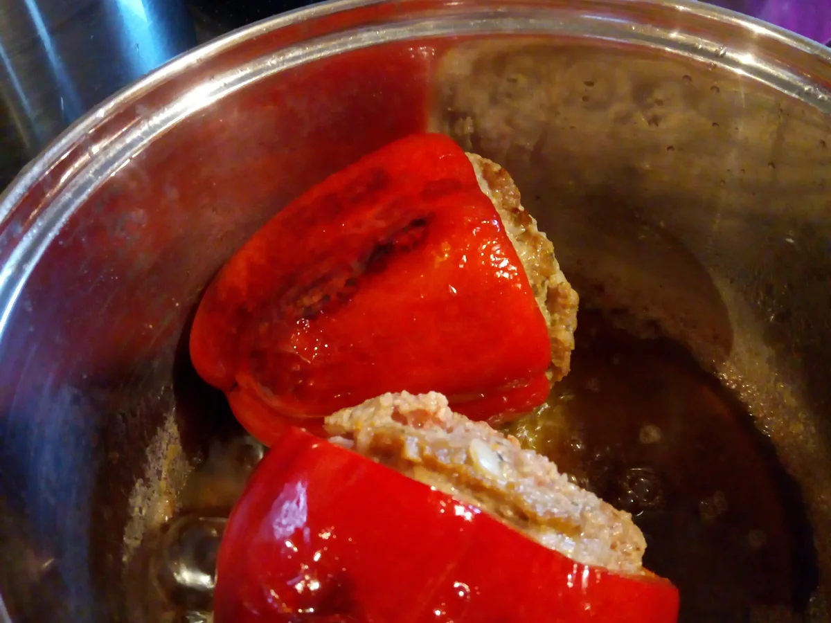 Rezept: Gefüllte Paprika mit Hackfleisch und Naturreis>>>>> Kochbar Challenge 01.0 (Januar 2021) Bild Nr. 12638 Gefüllte Paprika mit Hackfleisch und Naturreis>>>>> Kochbar Challenge 01.0 (Januar 2021) - Rezept - Bild Nr. 12638