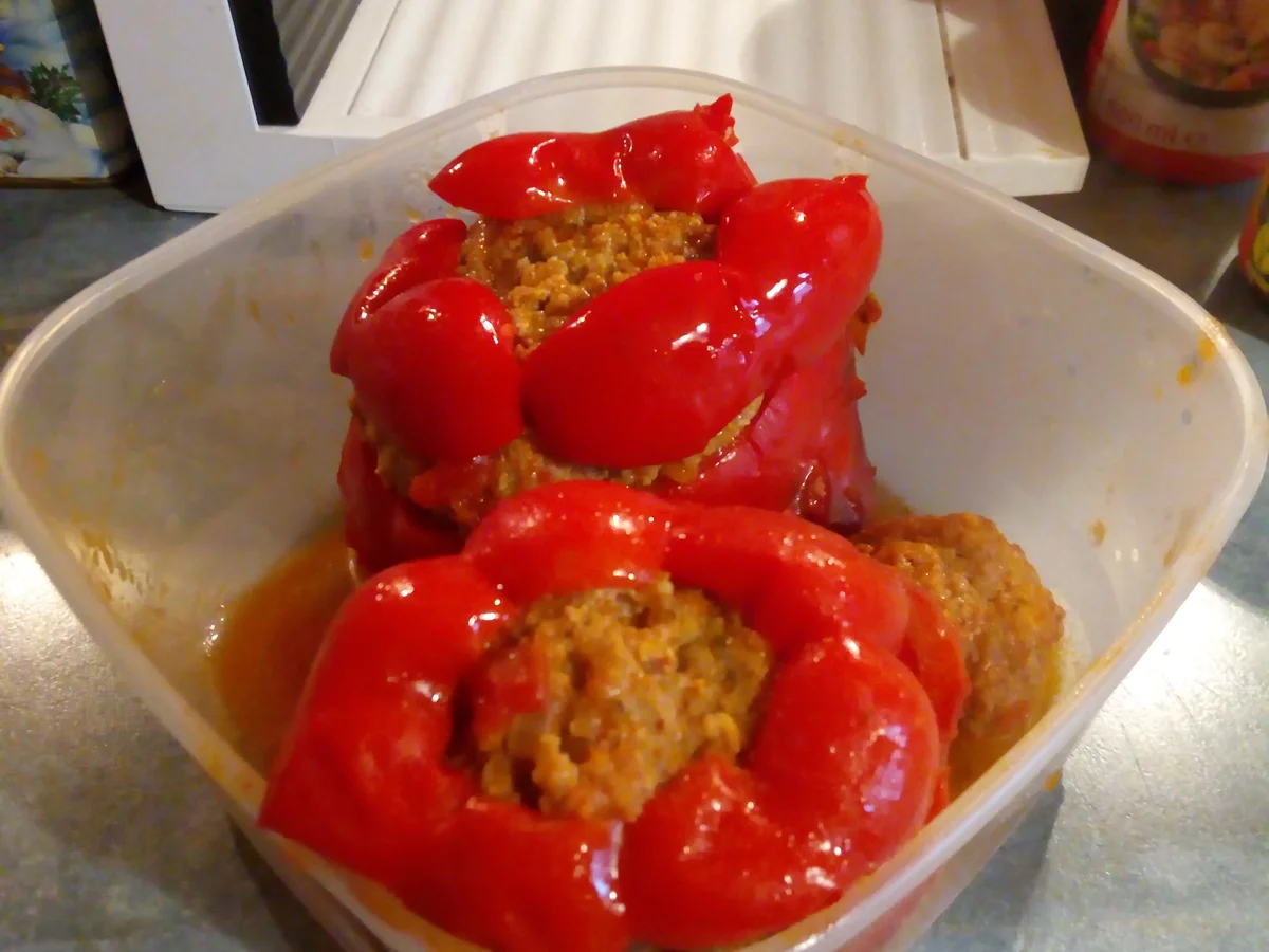 Rezept: Gefüllte Paprika mit Hackfleisch und Naturreis>>>>> Kochbar Challenge 01.0 (Januar 2021) Bild Nr. 12647 Gefüllte Paprika mit Hackfleisch und Naturreis>>>>> Kochbar Challenge 01.0 (Januar 2021) - Rezept - Bild Nr. 12647
