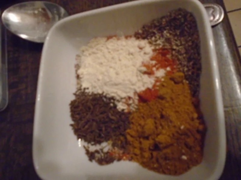 Schweinenackenbraten mit Sauce, Weißkraut auf böhmische Art und Seidenknödel - Rezept - Bild Nr. 5