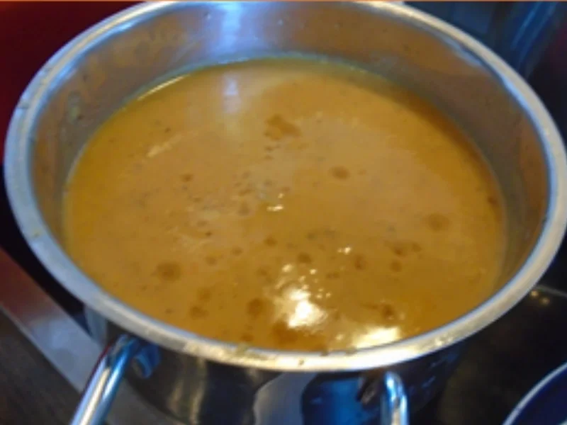 Schweinenackenbraten mit Sauce, Weißkraut auf böhmische Art und Seidenknödel - Rezept - Bild Nr. 17