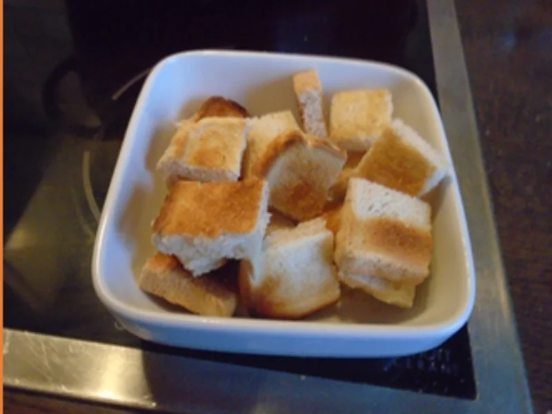 Schweinenackenbraten mit Sauce, Weißkraut auf böhmische Art und Seidenknödel - Rezept - Bild Nr. 29