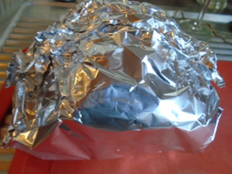 Schweinenackenbraten mit Sauce, Weißkraut auf böhmische Art und Seidenknödel - Rezept - Bild Nr. 13