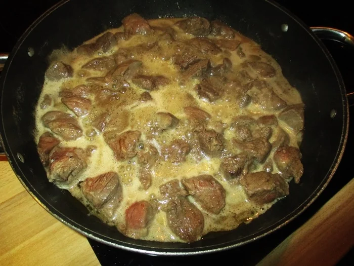 Wildschweingulasch in Steinpilzsoße - Rezept - Bild Nr. 6