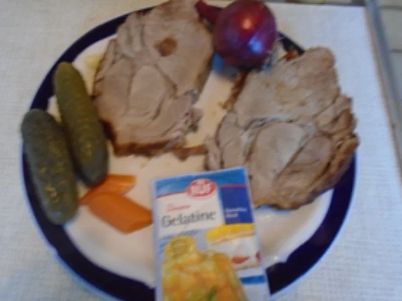 Rezept: Sülze mit Schweinenackenbraten II Bild Nr. 3 Sülze mit Schweinenackenbraten II - Rezept - Bild Nr. 3