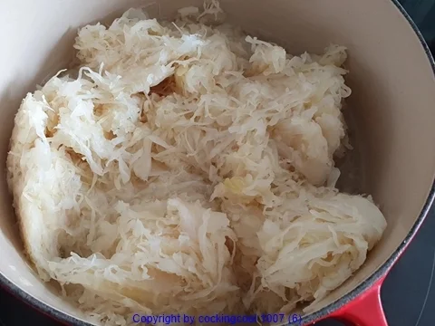 Sauerkraut (untereinander) mit Schulterbraten und Sosse - Rezept - Bild Nr. 7