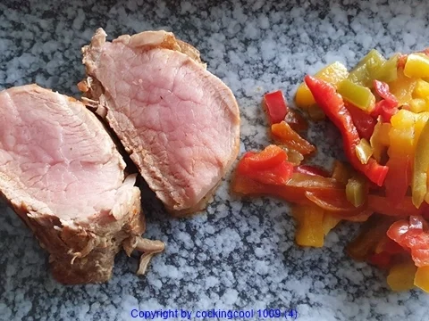 Rezept: Schweinefilet HOT mit Paprikagemüse und ganz wichtig viel Sosse Bild Nr. 12773 Schweinefilet HOT mit Paprikagemüse und ganz wichtig viel Sosse - Rezept - Bild Nr. 12773
