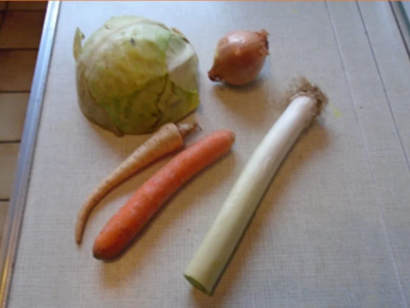 Rezept: Kurkuma-Weißkohlsuppe Bild Nr. 3 Kurkuma-Weißkohlsuppe - Rezept - Bild Nr. 3