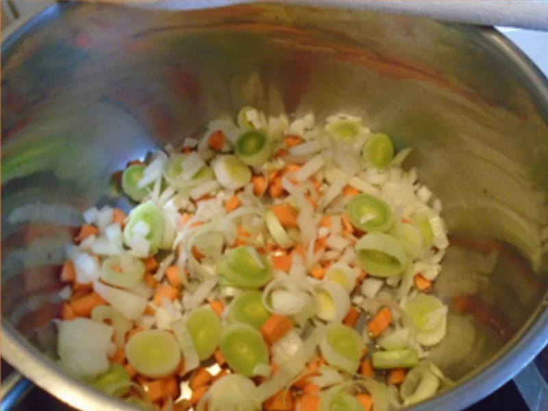 Rezept: Kurkuma-Weißkohlsuppe Bild Nr. 7 Kurkuma-Weißkohlsuppe - Rezept - Bild Nr. 7