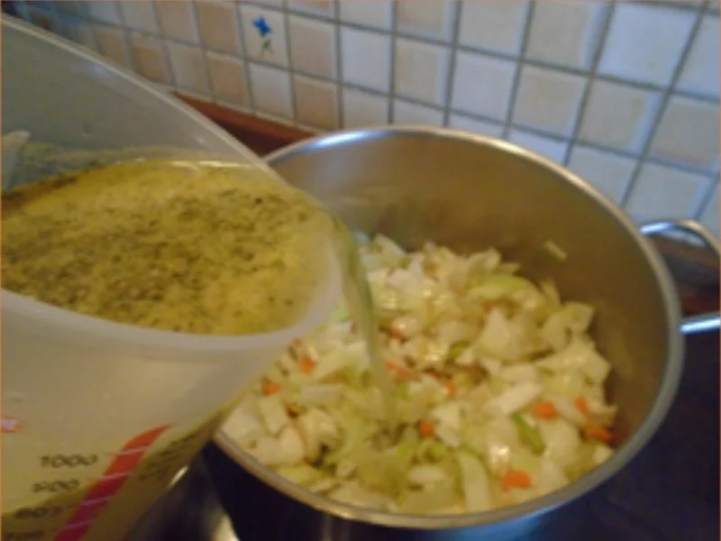 Rezept: Kurkuma-Weißkohlsuppe Bild Nr. 10 Kurkuma-Weißkohlsuppe - Rezept - Bild Nr. 10