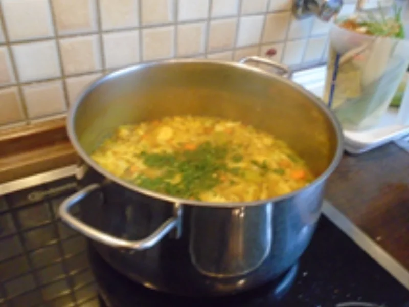 Rezept: Kurkuma-Weißkohlsuppe Bild Nr. 12 Kurkuma-Weißkohlsuppe - Rezept - Bild Nr. 12