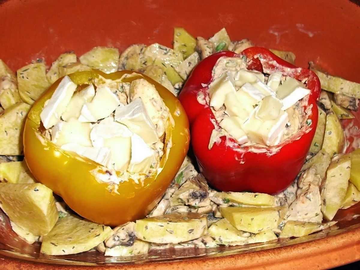 Paprikaschoten vegetarisch gefüllt auf Kartoffeln - Rezept - Bild Nr. 4