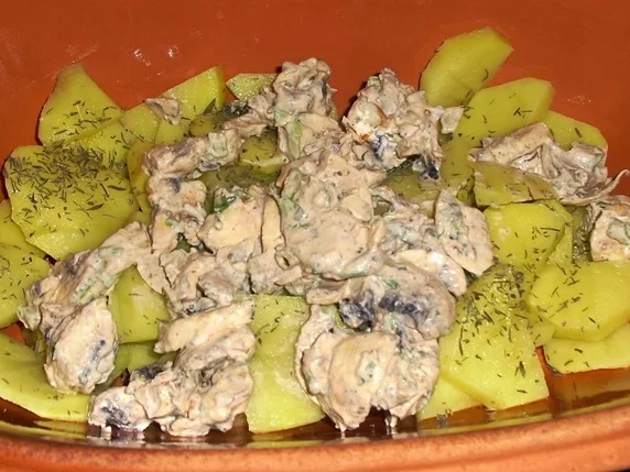 Paprikaschoten vegetarisch gefüllt auf Kartoffeln - Rezept - Bild Nr. 5