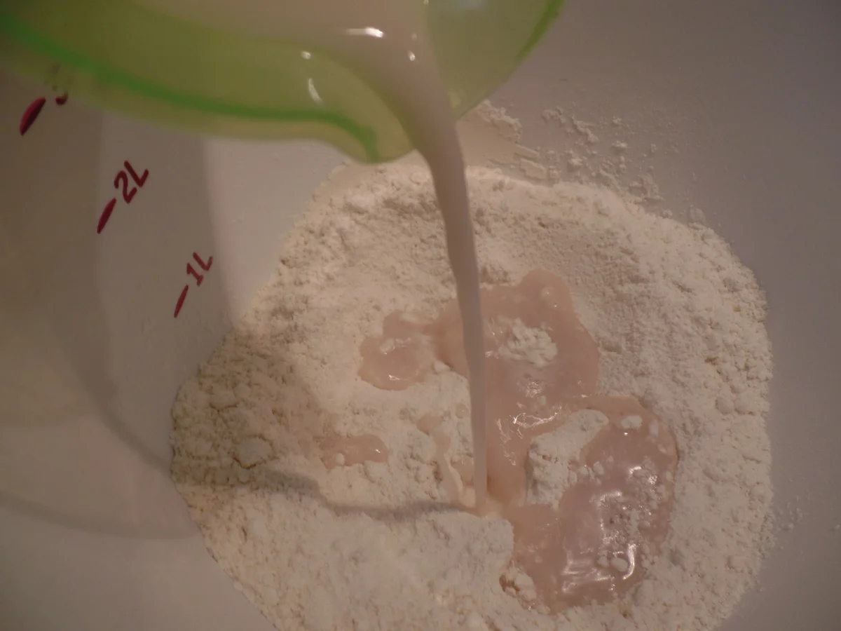 Edelpizza mit Rucola -Tomatensalat und Parmaschinken - Rezept - Bild Nr. 12785