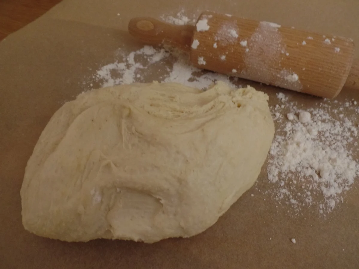 Edelpizza mit Rucola -Tomatensalat und Parmaschinken - Rezept - Bild Nr. 12789