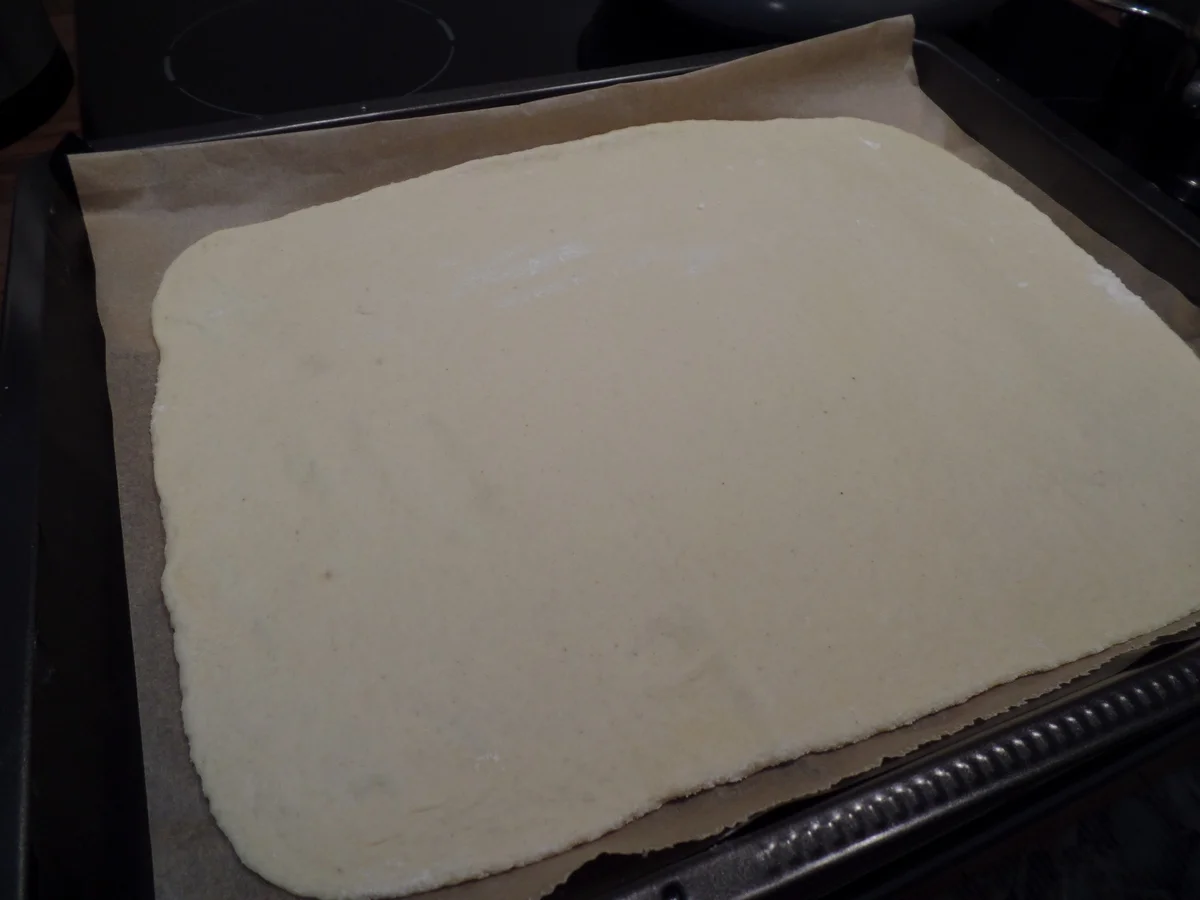 Edelpizza mit Rucola -Tomatensalat und Parmaschinken - Rezept - Bild Nr. 12790