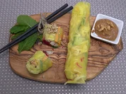 „Colors of the wind“ - Sommerrollen mit Erdnuss-Dip und Auberginen-Paste - Rezept - Bild Nr. 2