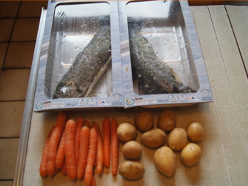 Rezept: Regenbogenforelle mit Snack-Honig-Möhren und angebratenen Drillingen Bild Nr. 3 Regenbogenforelle mit Snack-Honig-Möhren und angebratenen Drillingen - Rezept - Bild Nr. 3