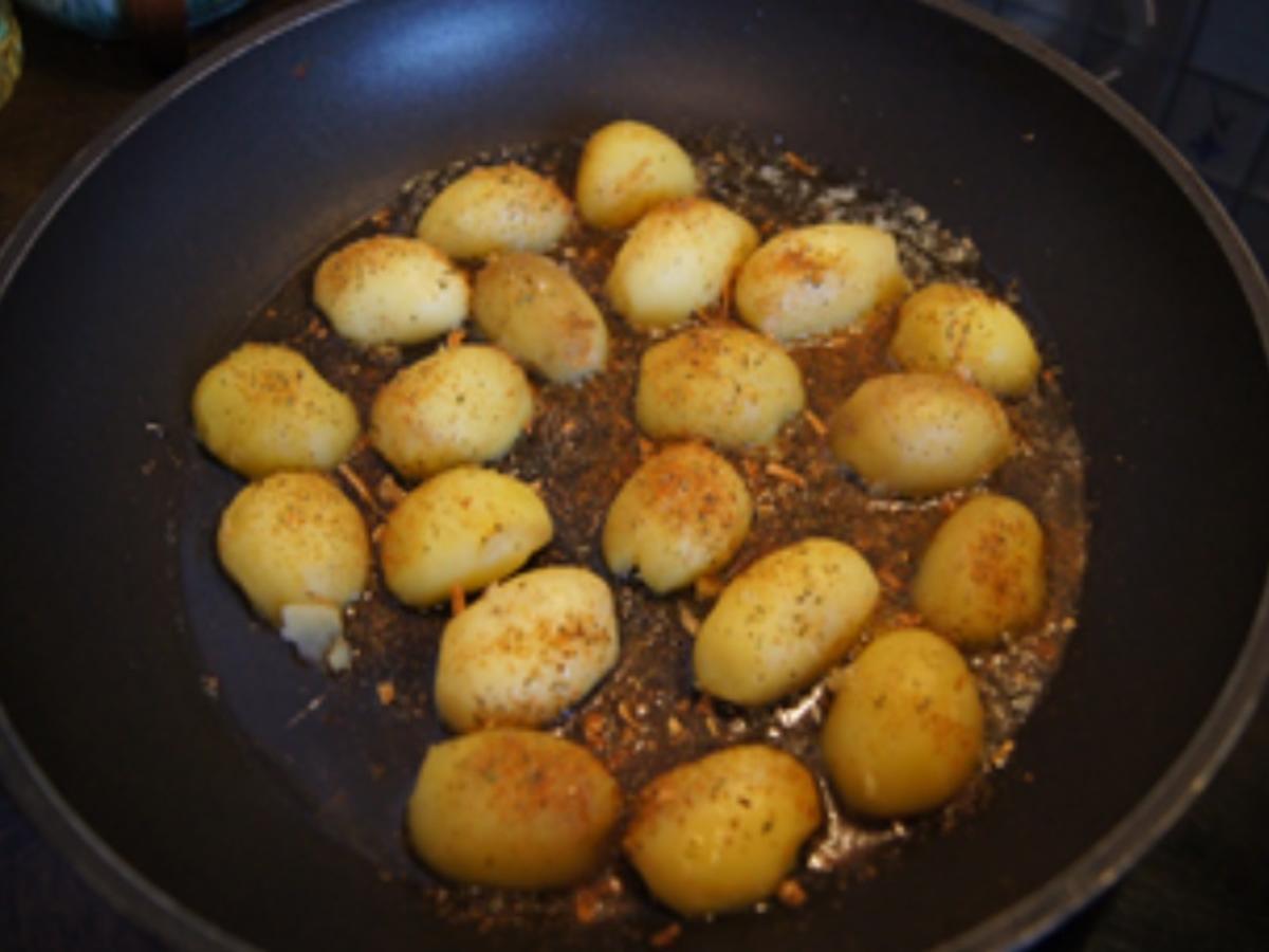 Regenbogenforelle mit Snack-Honig-Möhren und angebratenen Drillingen - Rezept - Bild Nr. 9