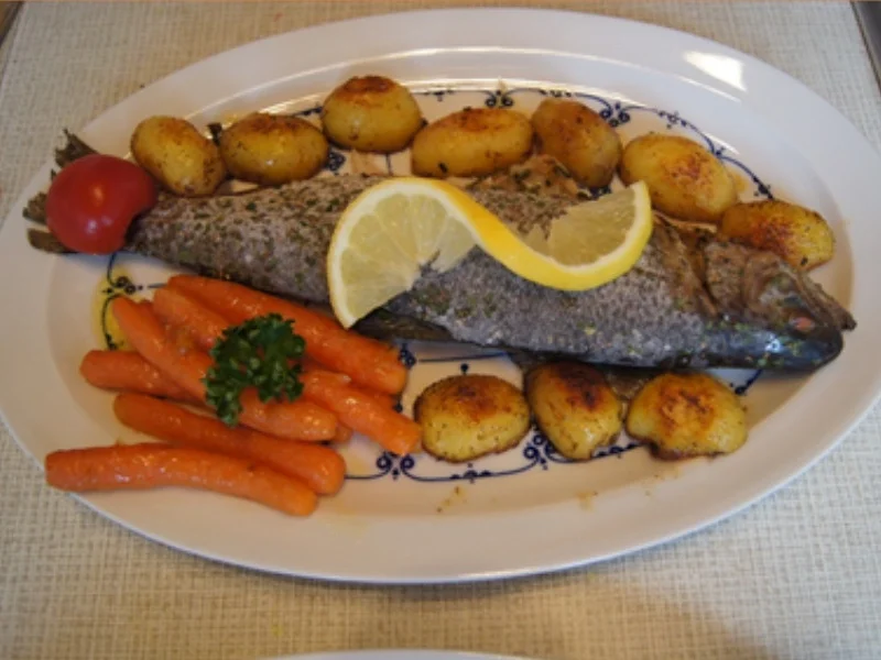 Rezept: Regenbogenforelle mit Snack-Honig-Möhren und angebratenen Drillingen Bild Nr. 11 Regenbogenforelle mit Snack-Honig-Möhren und angebratenen Drillingen - Rezept - Bild Nr. 11