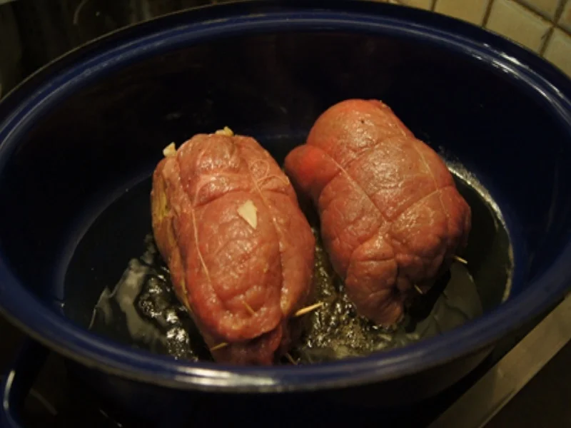 Rouladen XXL mit Rahm-Sauce, Apfel Rotkohl und bayrischen Semmelknödeln - Rezept - Bild Nr. 9