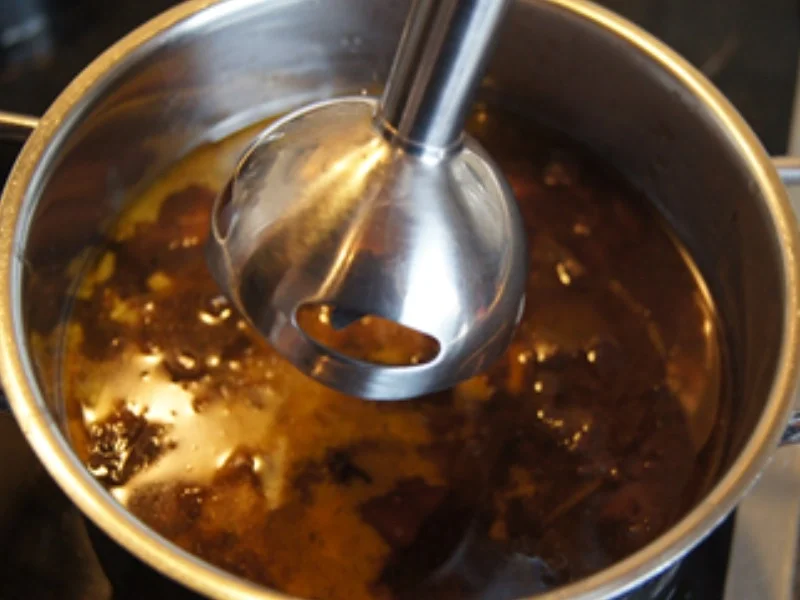 Rouladen XXL mit Rahm-Sauce, Apfel Rotkohl und bayrischen Semmelknödeln - Rezept - Bild Nr. 16