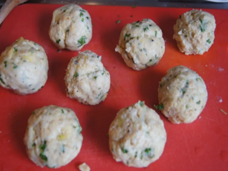 Rouladen XXL mit Rahm-Sauce, Apfel Rotkohl und bayrischen Semmelknödeln - Rezept - Bild Nr. 22