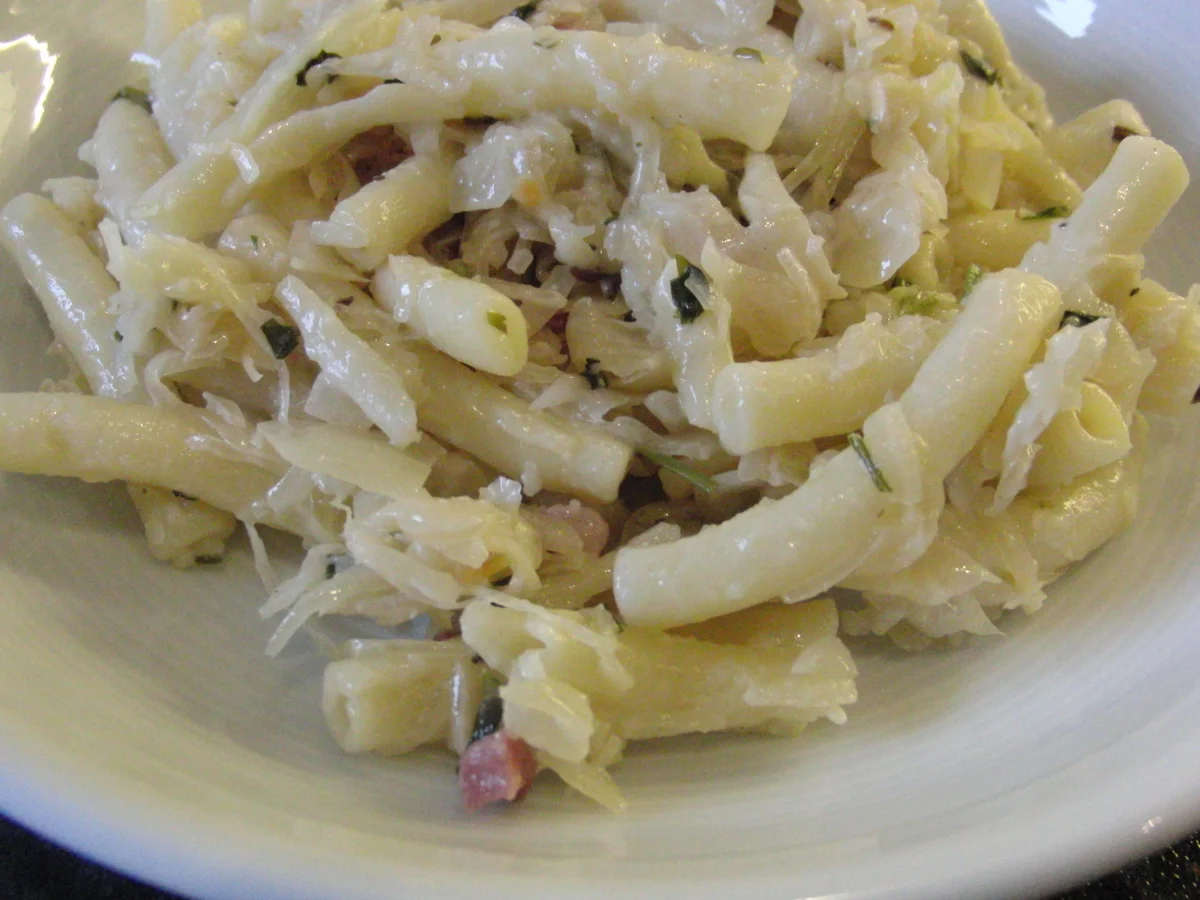 Rezept: PASTA MIT SAUERKRAUT Bild Nr. 3 PASTA MIT SAUERKRAUT - Rezept - Bild Nr. 3