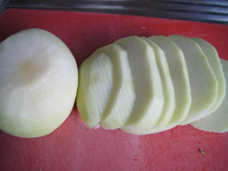 Alaska-Seelachsfilet mit Rahm-Kohlrabi und Pellkartoffel-Drillingen - Rezept - Bild Nr. 6