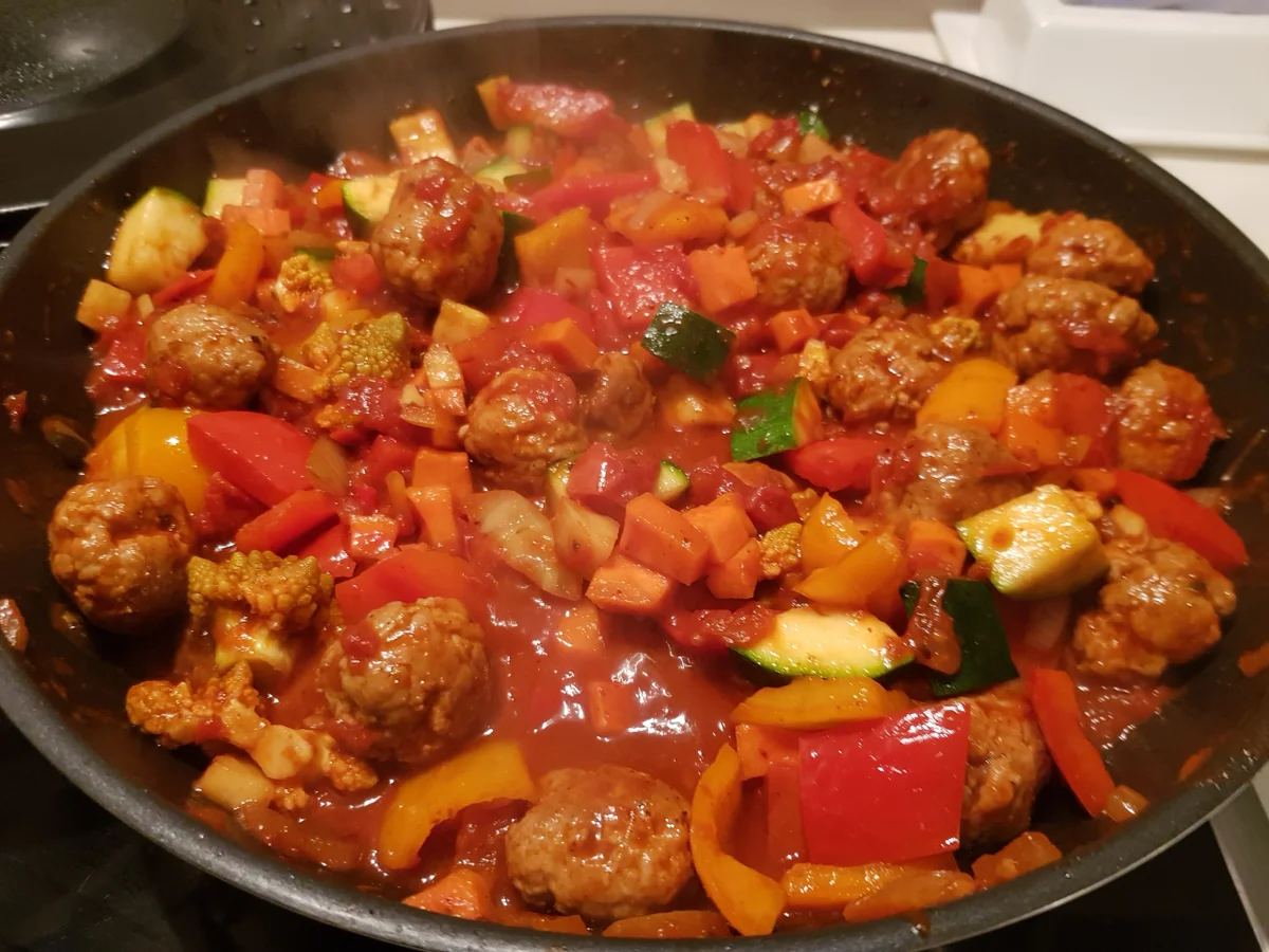 Rezept: Puszta-Topf mit Kolbász Bild Nr. 13070 Puszta-Topf mit Kolbász - Rezept - Bild Nr. 13070