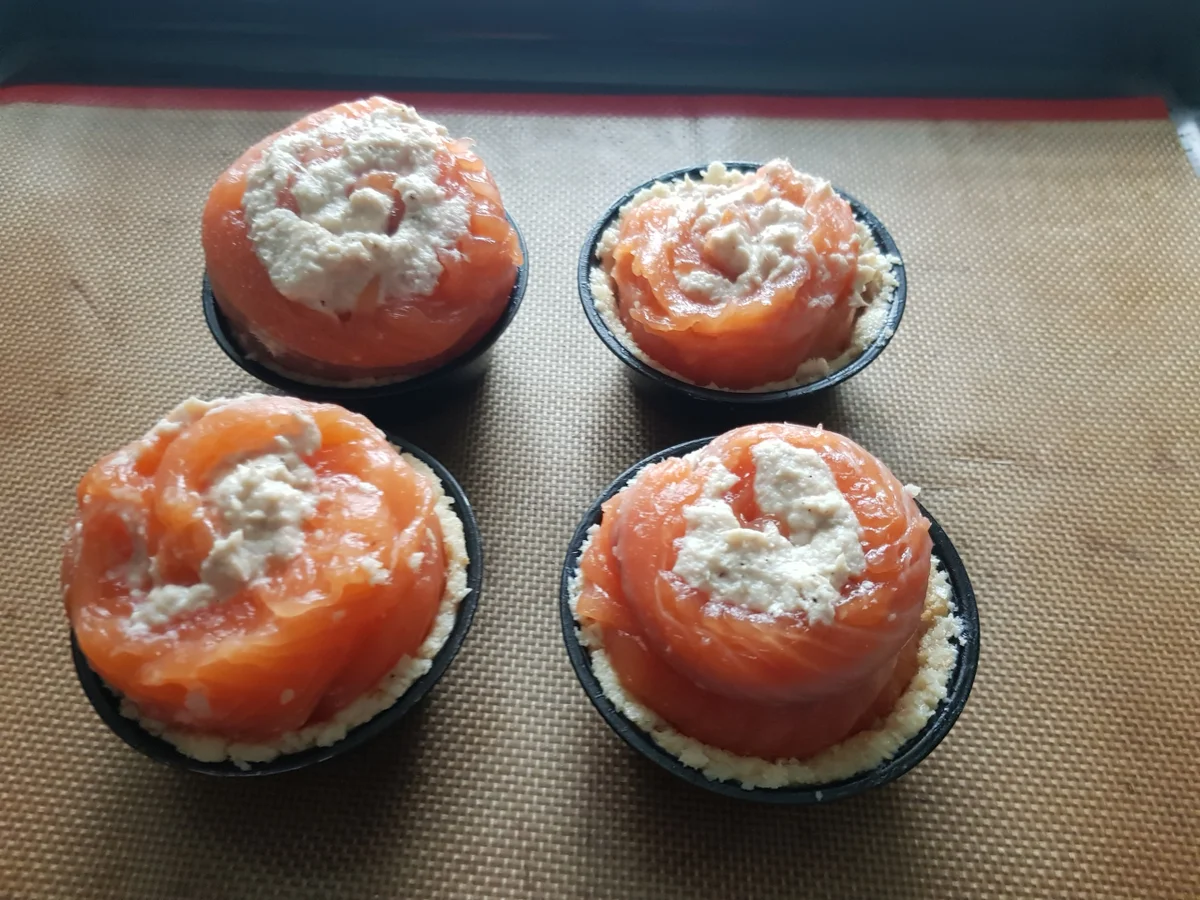 Lachsforellenfilet-Röllchen auf Rahmspinat mit Kartoffelwürfeln - Rezept - Bild Nr. 13072