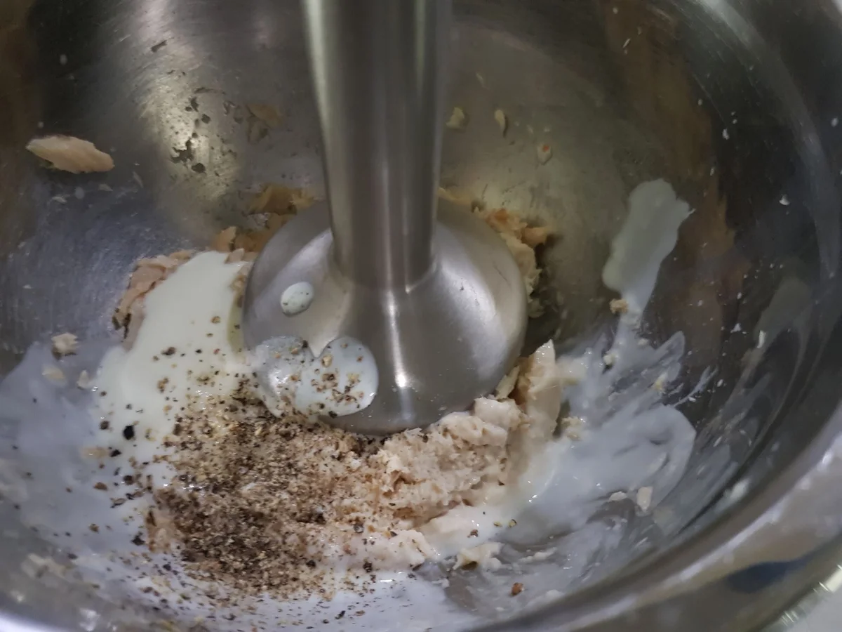 Lachsforellenfilet-Röllchen auf Rahmspinat mit Kartoffelwürfeln - Rezept - Bild Nr. 13078