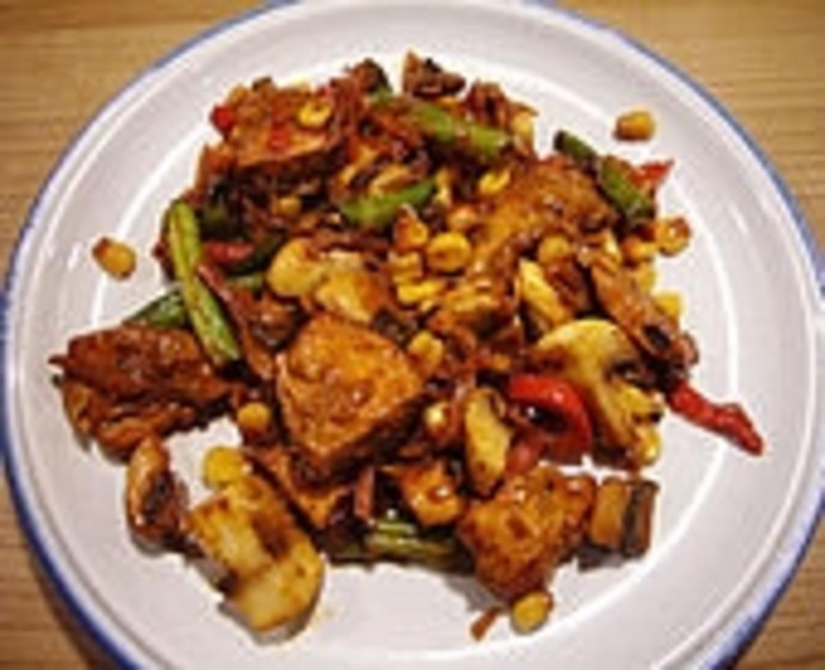 Indische Gemüsepfanne mit Huhn - Rezept - kochbar.de
