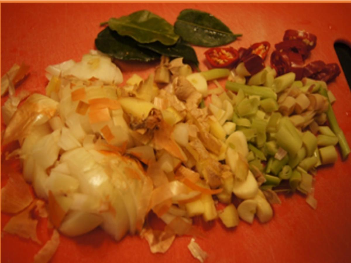 Würzige asiatische Suppe mit Krupuk - Rezept - Bild Nr. 5