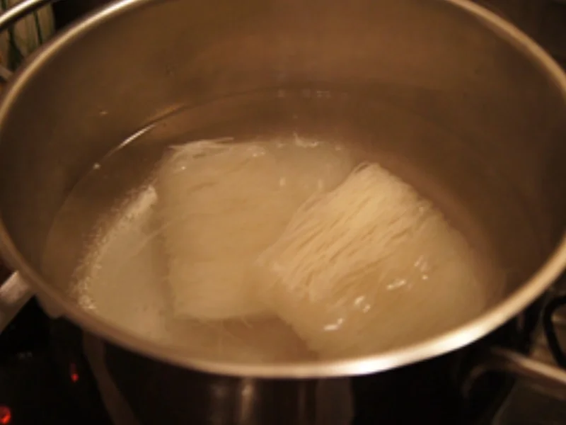 Würzige asiatische Suppe mit Krupuk - Rezept - Bild Nr. 13