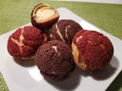 Kleine Windbeutel mit Craquelin-Haube und Frischkäsefüllung - Rezept - Bild Nr. 13088