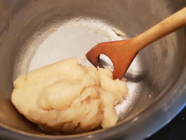 Kleine Windbeutel mit Craquelin-Haube und Frischkäsefüllung - Rezept ...