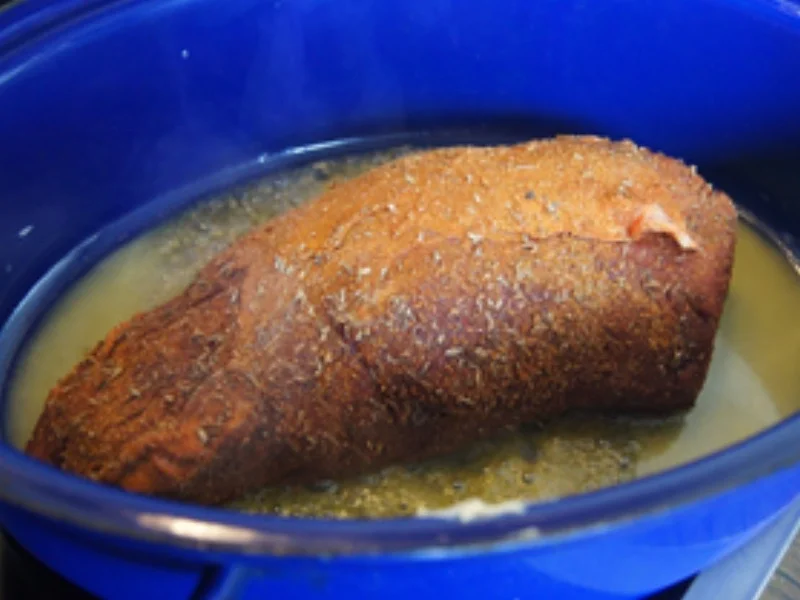 Rindfleisch Burgunder Art mit Sauce, Kartoffel-Sellerie-Stampf und Eisberg-Paprika-Salat - Rezept - Bild Nr. 6